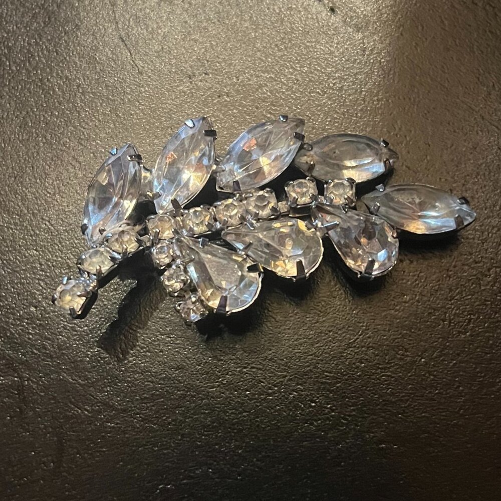 Vintage Rhinestone Leaf Design Brooch